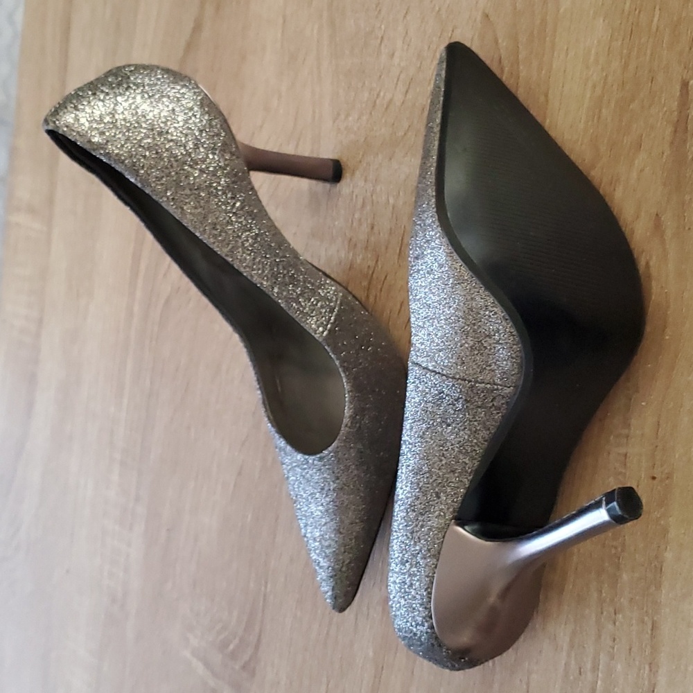 Guess silver glittered  heels. 7.5 - Picture 5 of 6